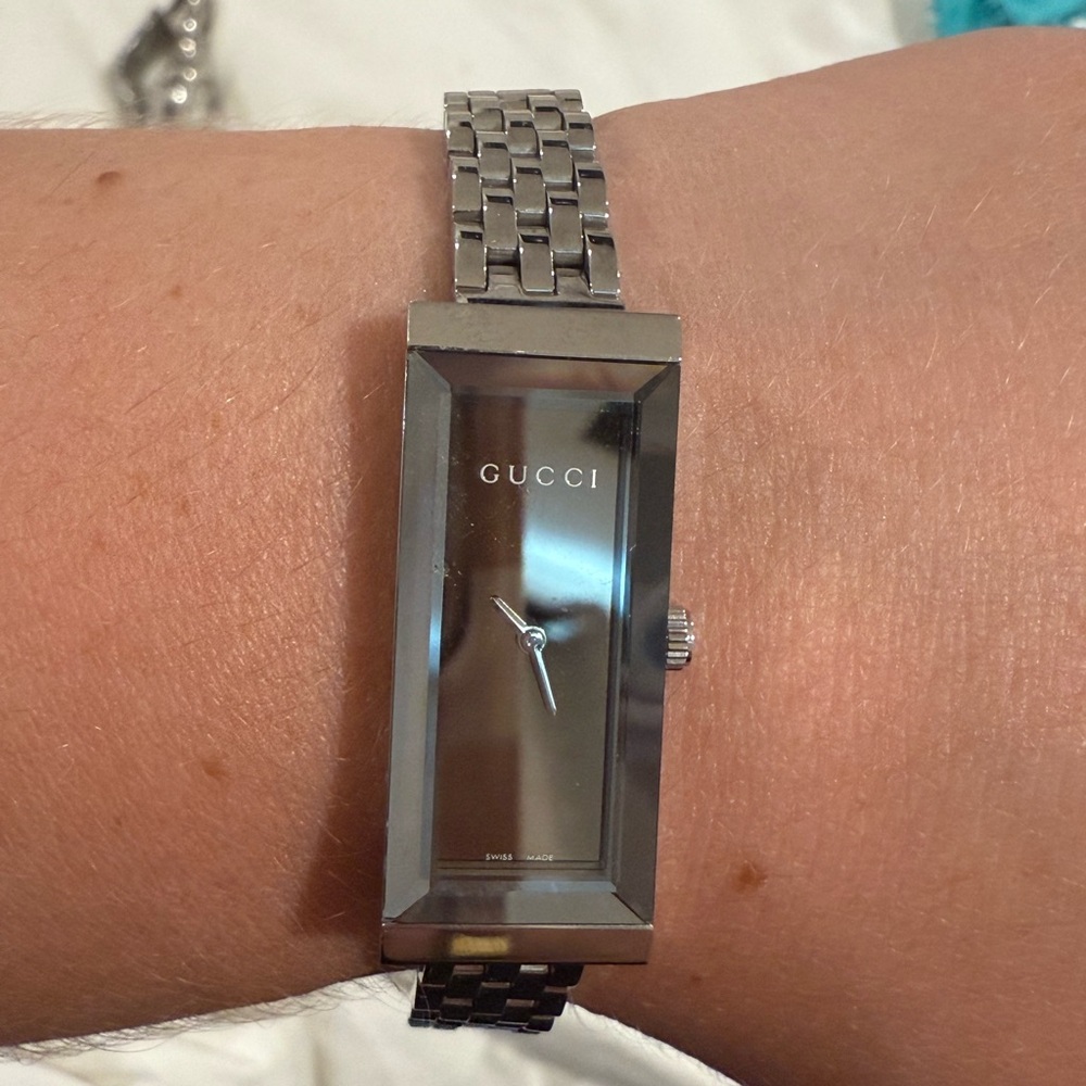Gucci Metallic Rectangular Timepiece - image 1
